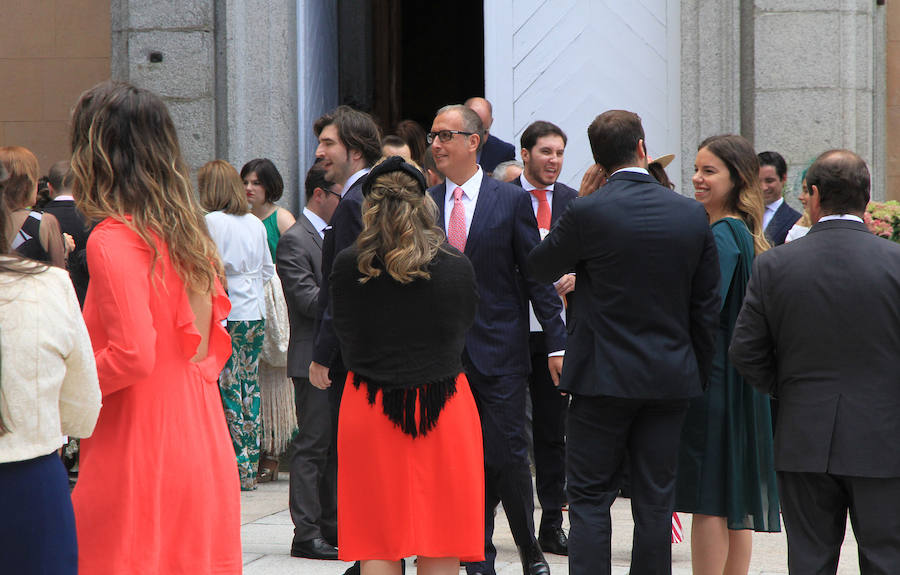 Fotos: El candidato del PP a la alcaldía de Segovia, Pablo Pérez, se casa en la jornada de reflexión