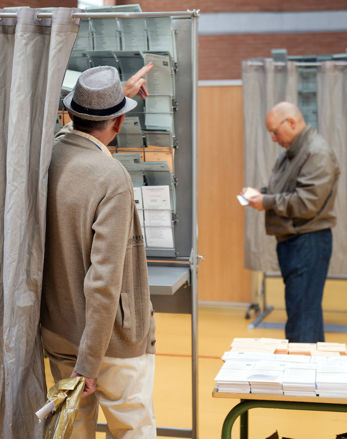 Fotos: Segovia vota en las elecciones municipales, autonómicas y europeas