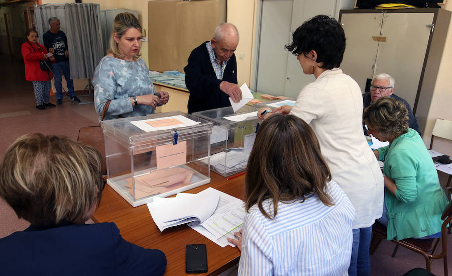 Fotos: Segovia vota en las elecciones municipales, autonómicas y europeas