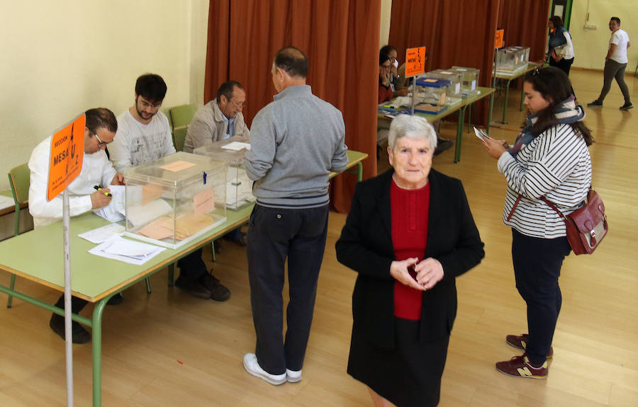 Fotos: Segovia vota en las elecciones municipales, autonómicas y europeas