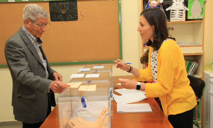 Fotos: Segovia vota en las elecciones municipales, autonómicas y europeas