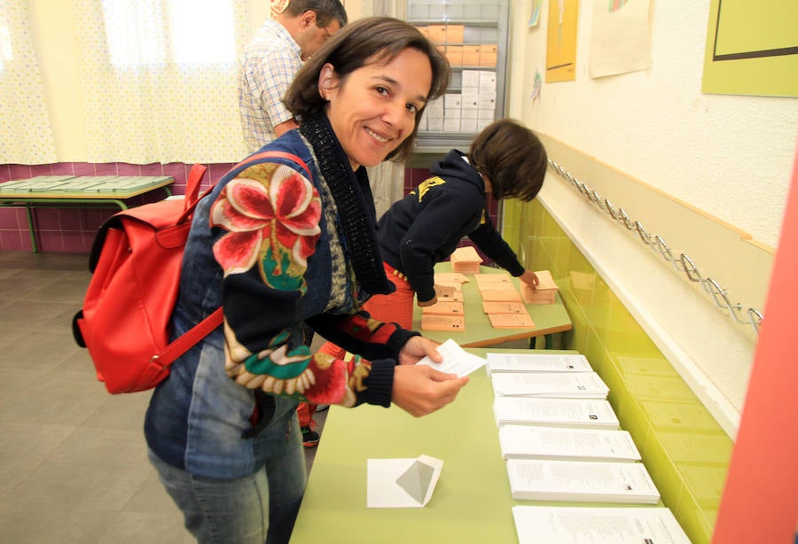 Fotos: Segovia vota en las elecciones municipales, autonómicas y europeas