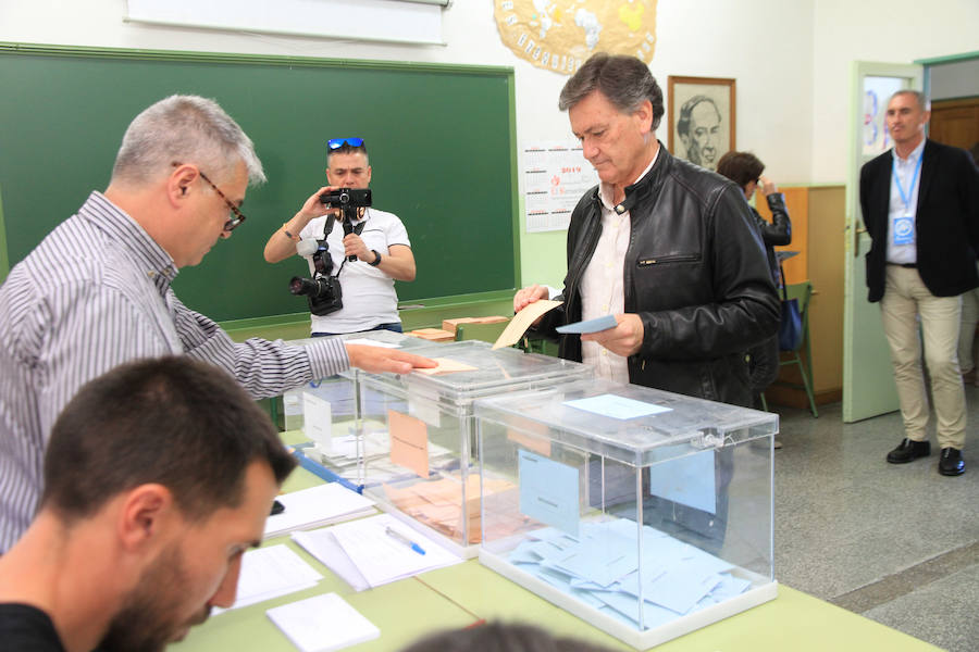 Fotos: Segovia vota en las elecciones municipales, autonómicas y europeas