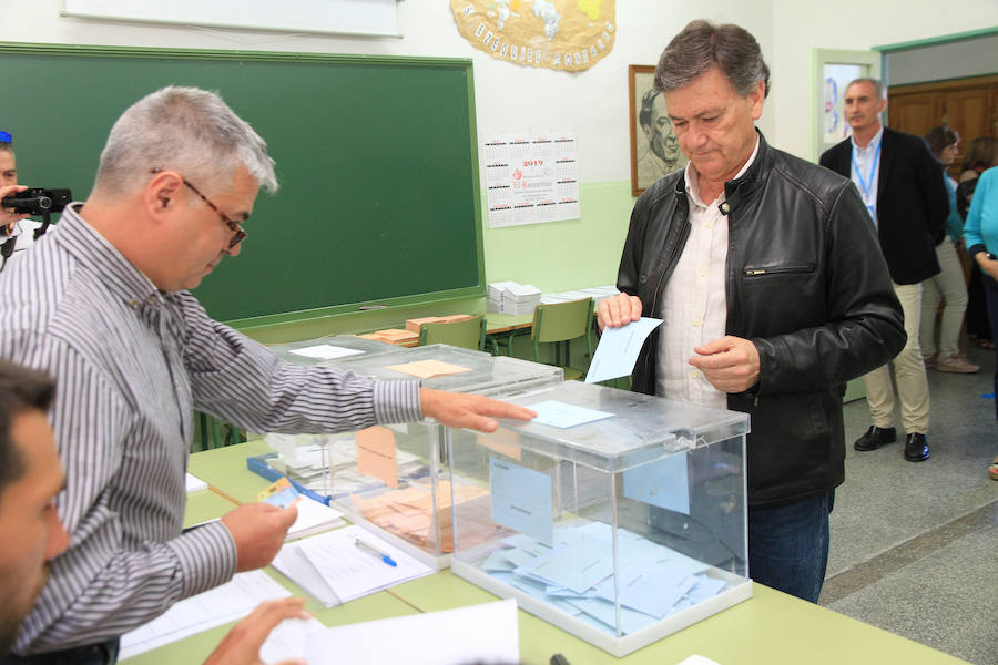 Fotos: Segovia vota en las elecciones municipales, autonómicas y europeas