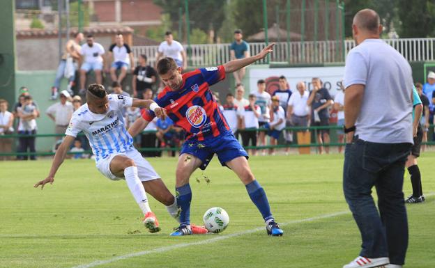 Anel, en el partido disputado en La Albuera frente al Atlético Malagueño.