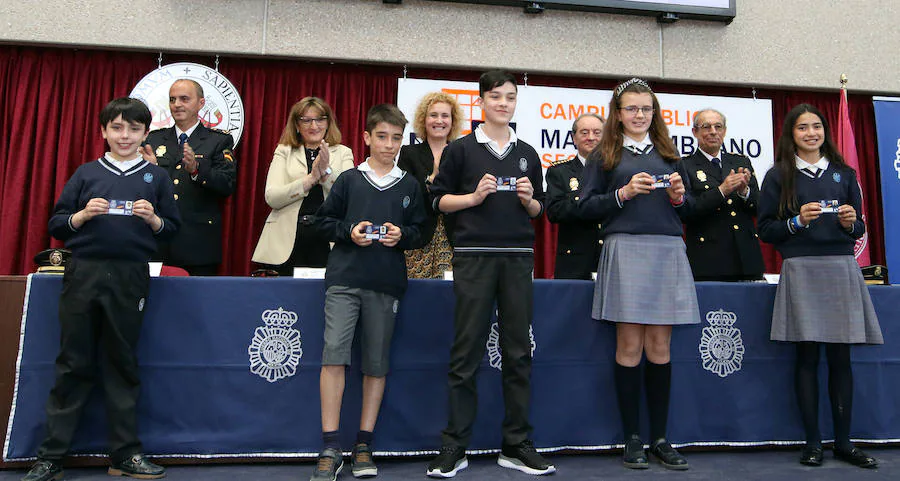 Fotos: Entrega de los carnets de ciberexpertos a alumnos de colegios de Segovia