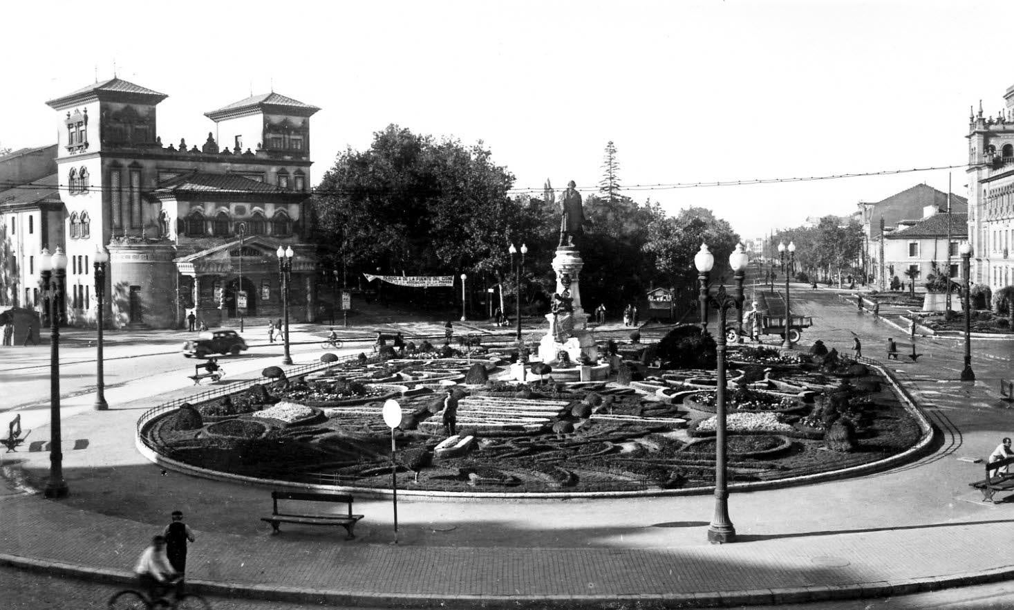 Denominado en un primer momento Salón Pradera, abrió sus puertas el 16 de septiembre de 1910 | Por su escenario desfilaron artistas de la talla de Estrellita Castro, Soledad Miralles y Amalia Molina | Cerró sus puertas en 1967 y se derribó al año siguiente para construir un hotel de lujo que nunca se haría realidad