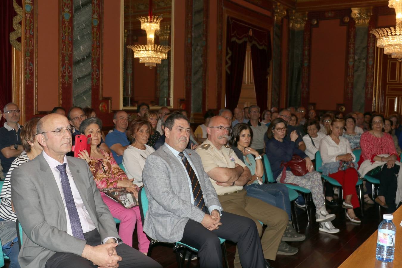 La escritora presentó su libro 'Imperiofobia y leyenda negra' en el Salón del Trono del Palacio Real
