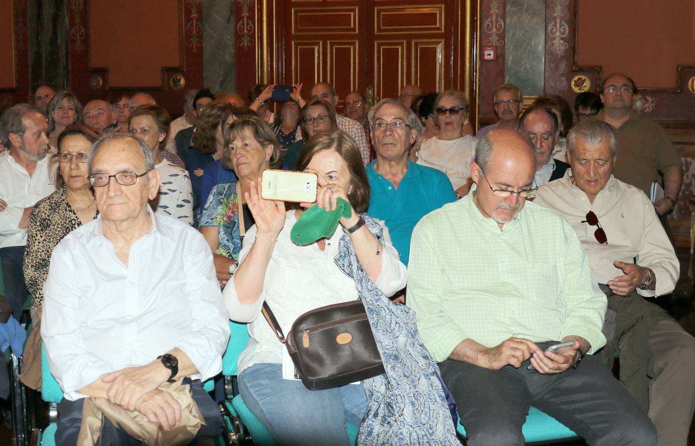La escritora presentó su libro 'Imperiofobia y leyenda negra' en el Salón del Trono del Palacio Real