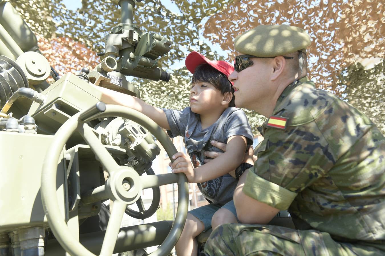 Fotos: Desfile de las Fuerzas Armadas en Valladolid