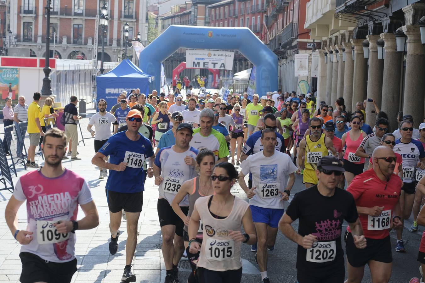 Fotos: Carrera popular en la Plaza Mayor