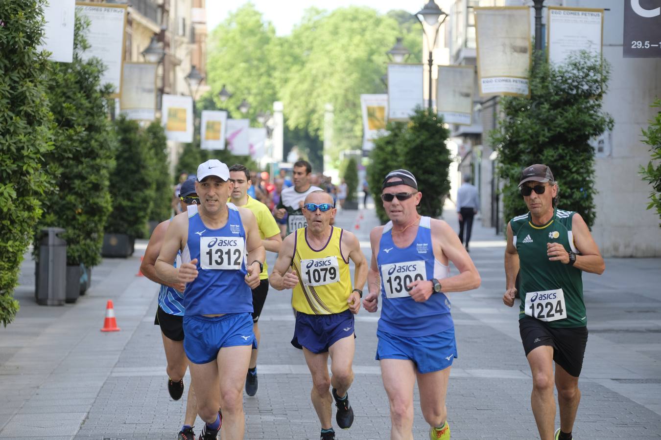 Fotos: Carrera popular en la Plaza Mayor