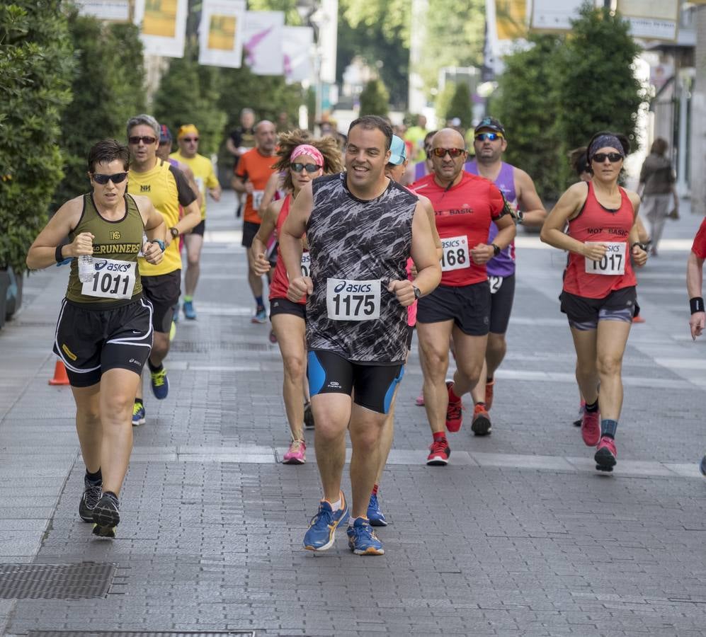 Fotos: Carrera popular en la Plaza Mayor