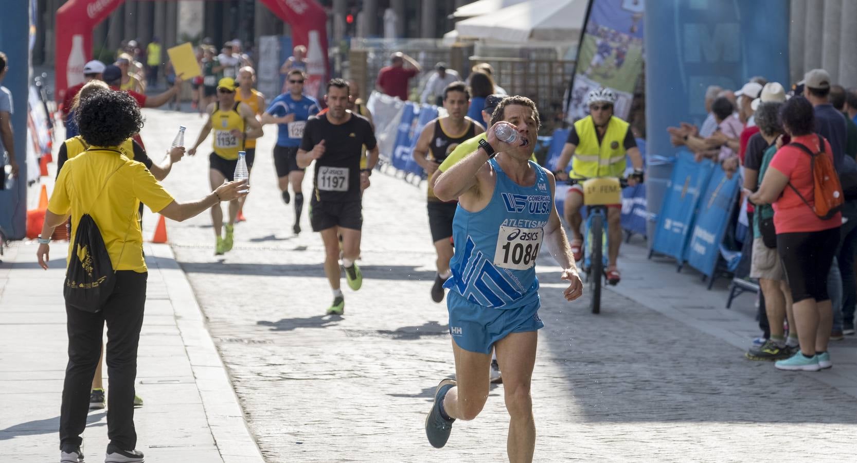 Fotos: Carrera popular en la Plaza Mayor