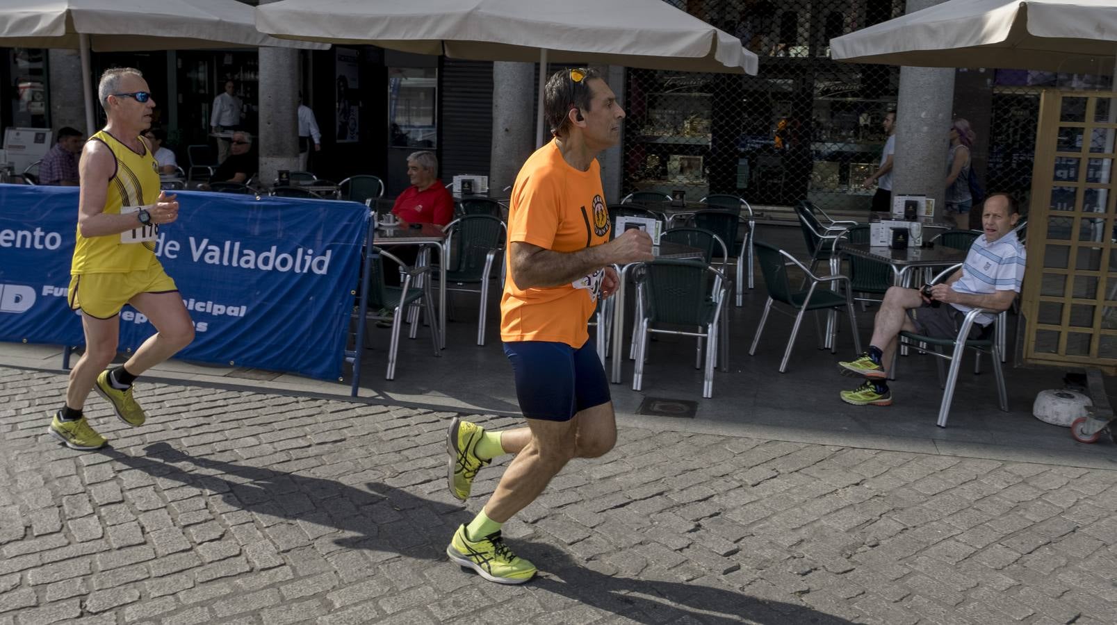 Fotos: Carrera popular en la Plaza Mayor