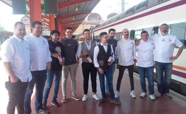 Los pinchos viajan en tren para promocionar en Madrid el Concurso Provincial de Valladolid