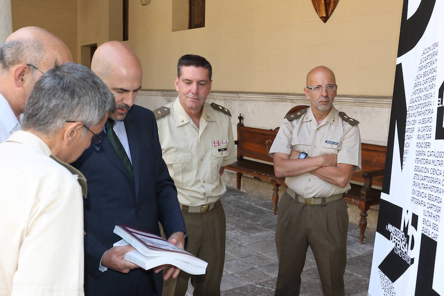 La muestra recoge la labor de este departamento en materia de edición de revistas, catálogos, cartografía e imágenes de la historia militar
