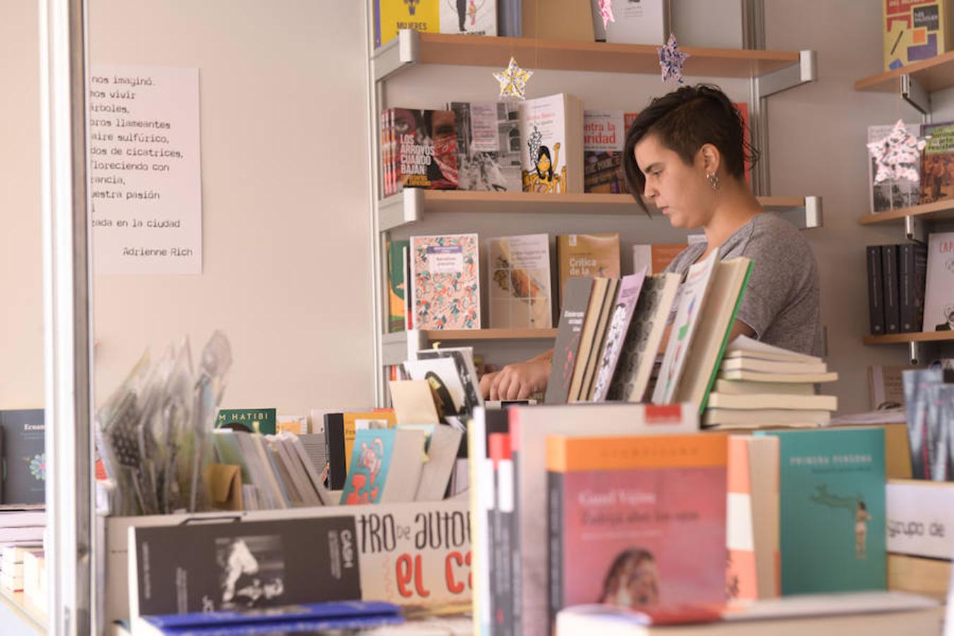 La Plaza Mayor de Valladolid acoge las casetas de la Feria de Libro con las novedades editoriales