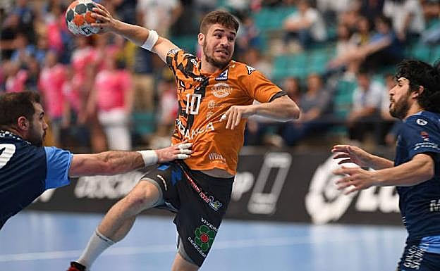 Rodrigo Pérez, en un anterior partido con el conjunto leonés.