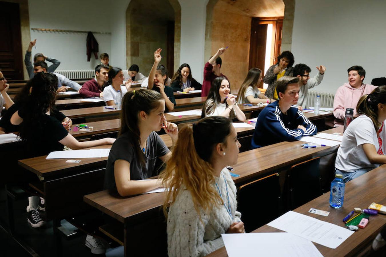 Alumnos realizan las pruebas de la EBAU en Salamanca para acceder a la Universidad.