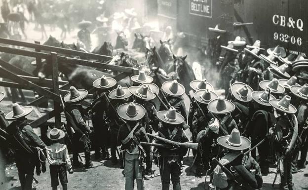 Tropas federales al regreso de la campaña de Tampico en junio de 1914 