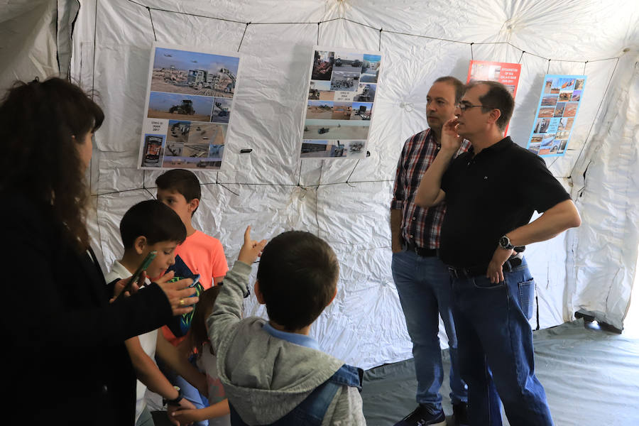 Fotos: Exhibición militar en Salamanca en el día de las Fuerzas Armadas (2/2)