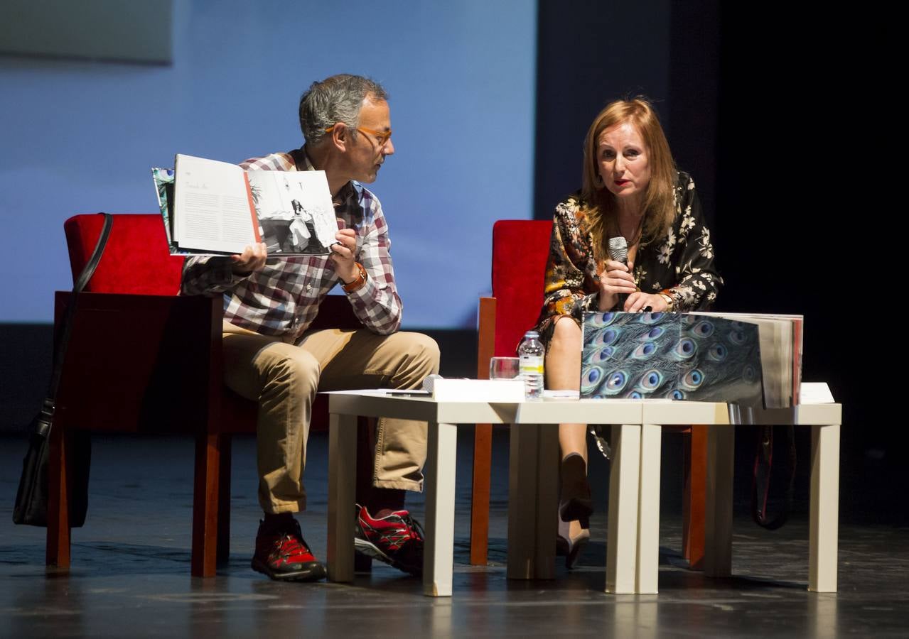 Fotos: La fotógrafa Henar Sastre presenta el libro&#039;Sobre escritores&#039;, una recopilación de 108 retratos de literatos que han visitado Valladolid