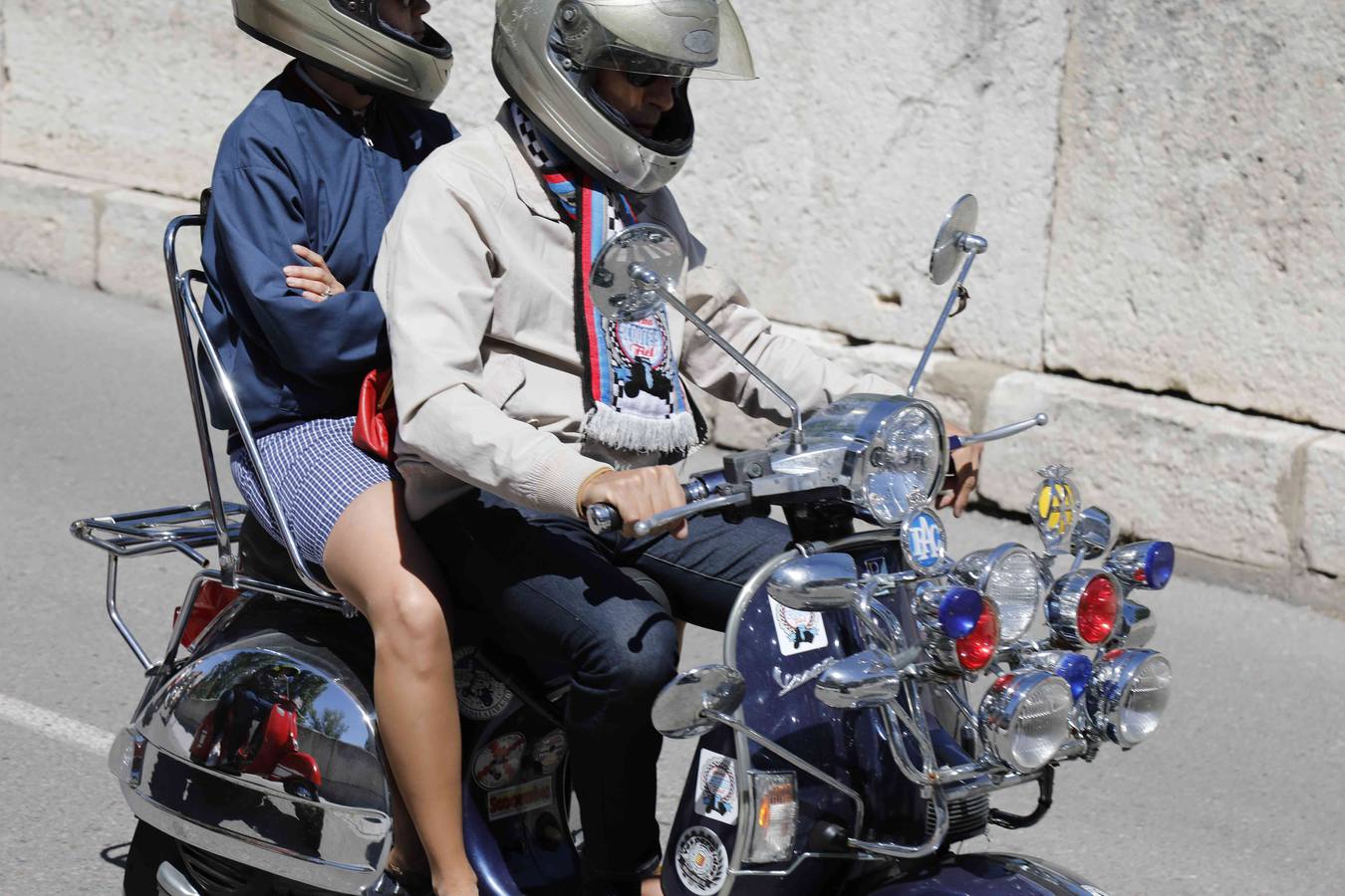 Más de 150 inscritos procedentes de toda España recorren las calles de la localidad para «compartir moto y amistad»