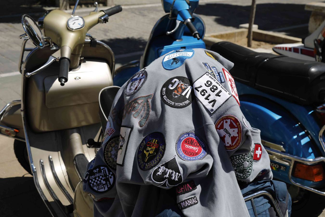 Más de 150 inscritos procedentes de toda España recorren las calles de la localidad para «compartir moto y amistad»