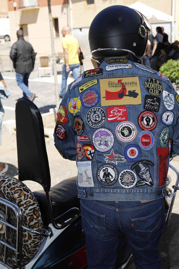 Más de 150 inscritos procedentes de toda España recorren las calles de la localidad para «compartir moto y amistad»