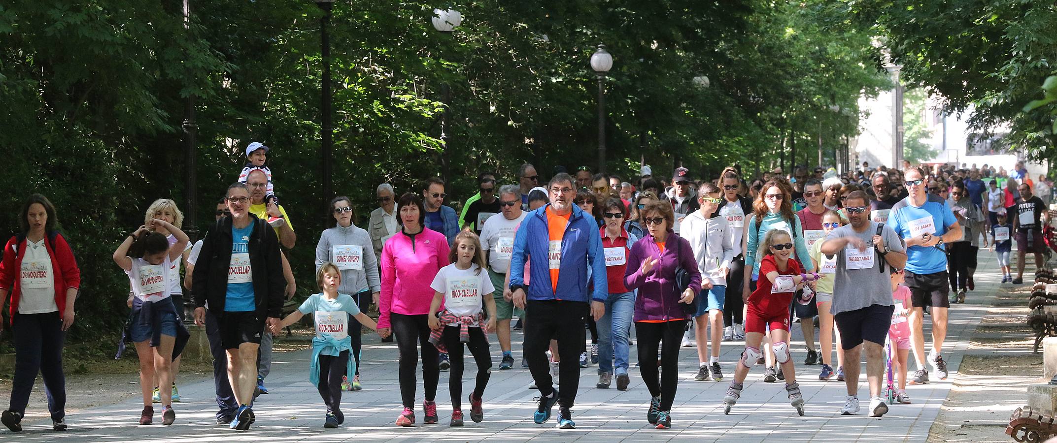 Más de 1.500 personas se han inscrito en esta marcha popular organizada de manera conjunta por El Norte de Castilla y por la Federación de Atletismo de Castilla y León con el espíritu de recorrer los algo más de cinco kilómetros del trazado por las calles más emblemáticas de la ciudad