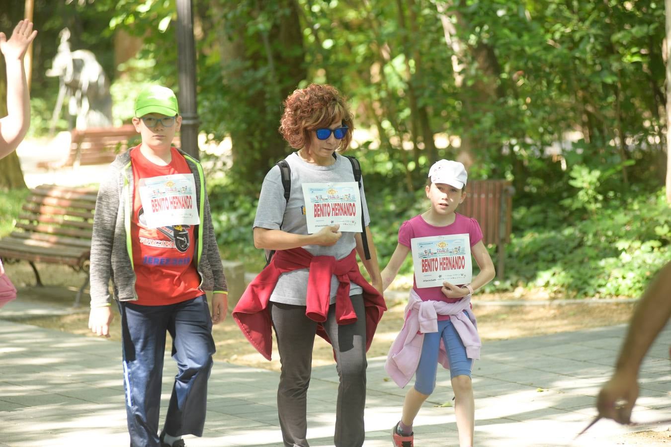 Más de 1.500 personas se han inscrito en esta marcha popular organizada de manera conjunta por El Norte de Castilla y por la Federación de Atletismo de Castilla y León con el espíritu de recorrer los algo más de cinco kilómetros del trazado por las calles más emblemáticas de la ciudad