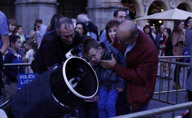 Jornada de observación lunar organizada por la OSAE.
