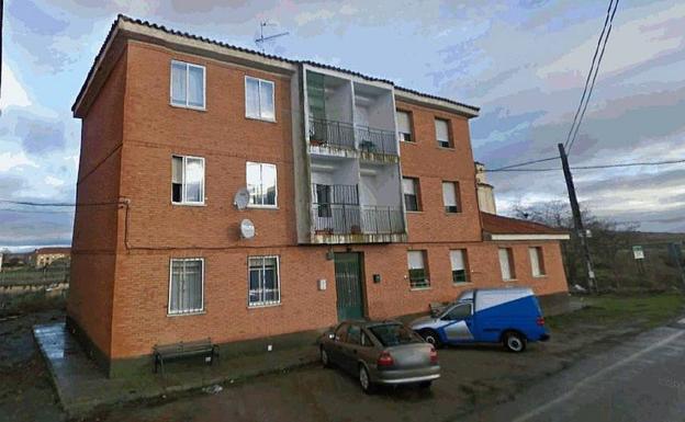 Adif saca a subasta once viviendas en Ortigosa del Pestaño