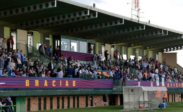 Vista de la tribuna principal de La Albuera en mayo del año pasado. 