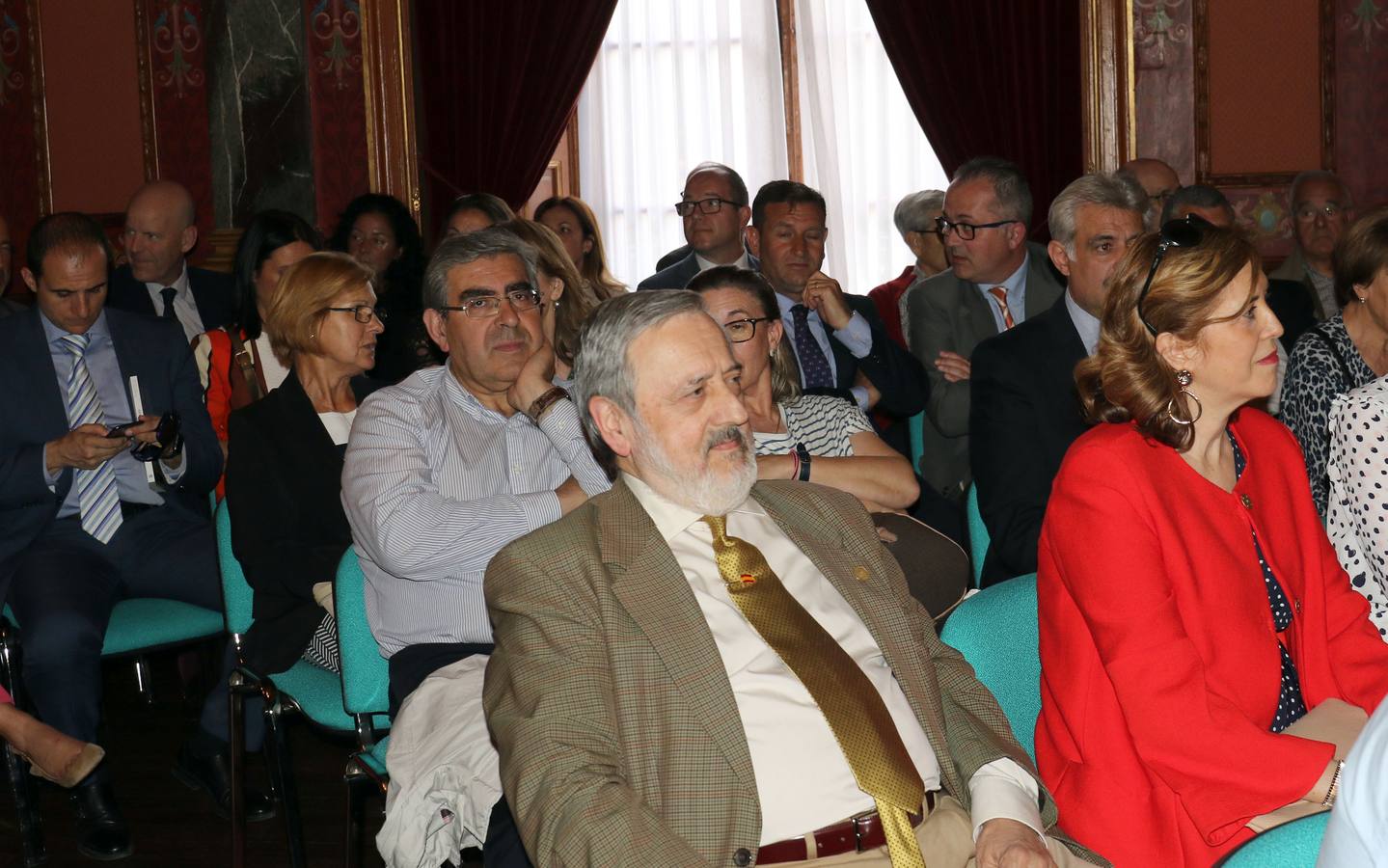 Los autores hablaron sobre la generación de las canas, la nueva edad que revolucionará en el futuro el modelo social