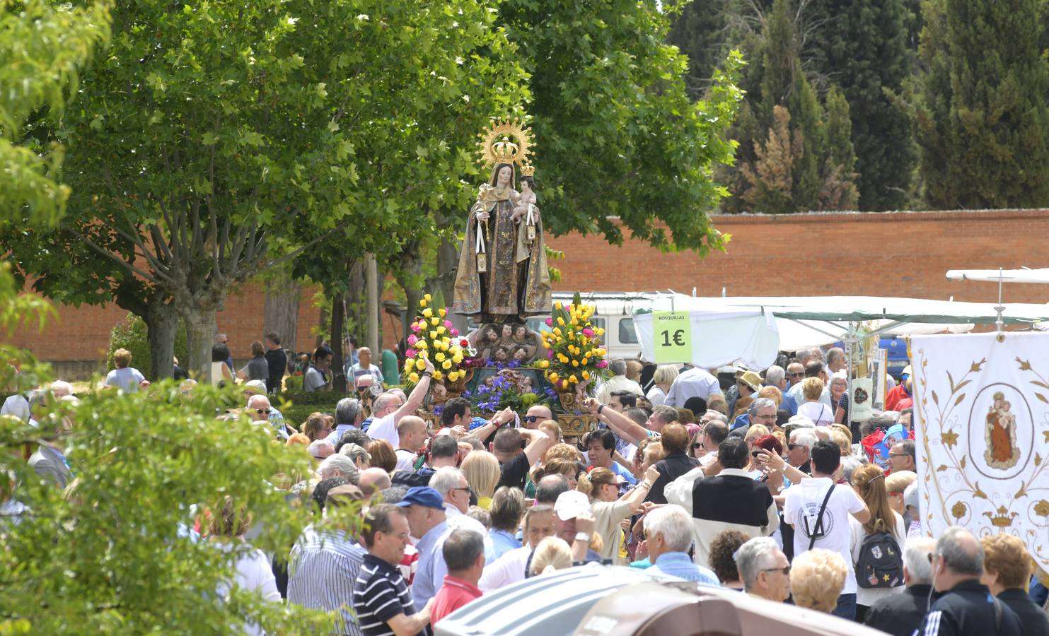 Fotos: Romería de la Virgen del Carmen de Extramuros en Valladolid