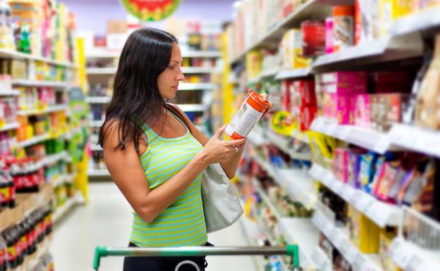 Las marcas propias del distribuidor acaparan amplias zonas de los expositores en secciones como alimentos envasados y cuidado del hogar.