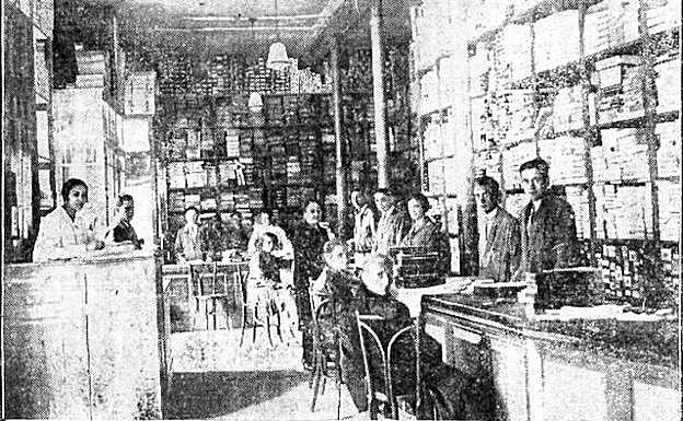 Interior de la tienda Juan García y Hermano. 
