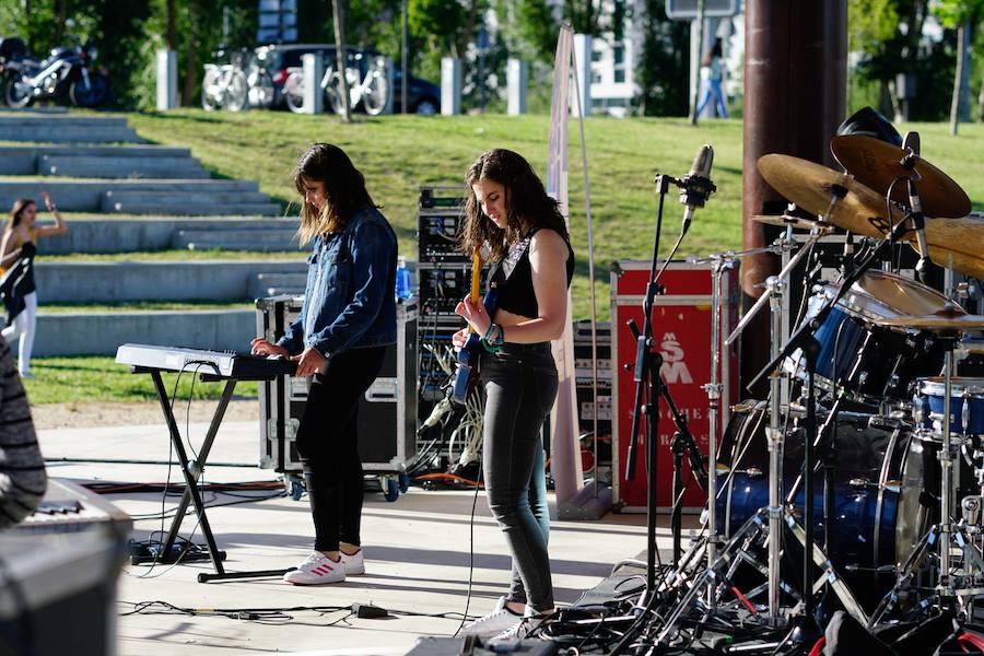 La programación de las fiestas del patrón de la ciudad ha incluido música, teatro, fuegos artificiales y un concierto homenaje a la música disco de los 7 y 80, entre otras cosas.