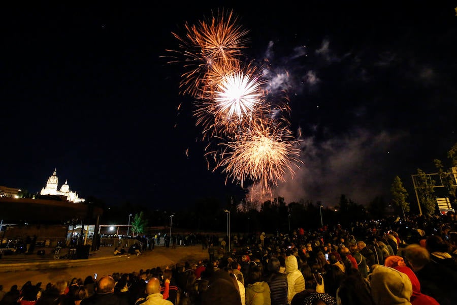 La programación de las fiestas del patrón de la ciudad ha incluido música, teatro, fuegos artificiales y un concierto homenaje a la música disco de los 7 y 80, entre otras cosas.