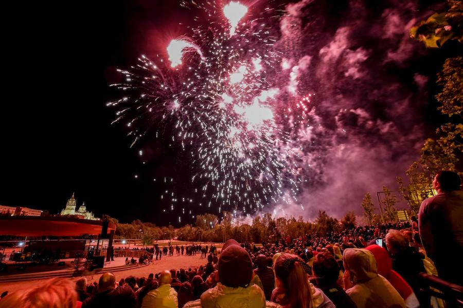 La programación de las fiestas del patrón de la ciudad ha incluido música, teatro, fuegos artificiales y un concierto homenaje a la música disco de los 7 y 80, entre otras cosas.