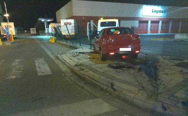 Imagen del coche afectado publicada en el Twitter de la Policía Municipal de Valladolid.