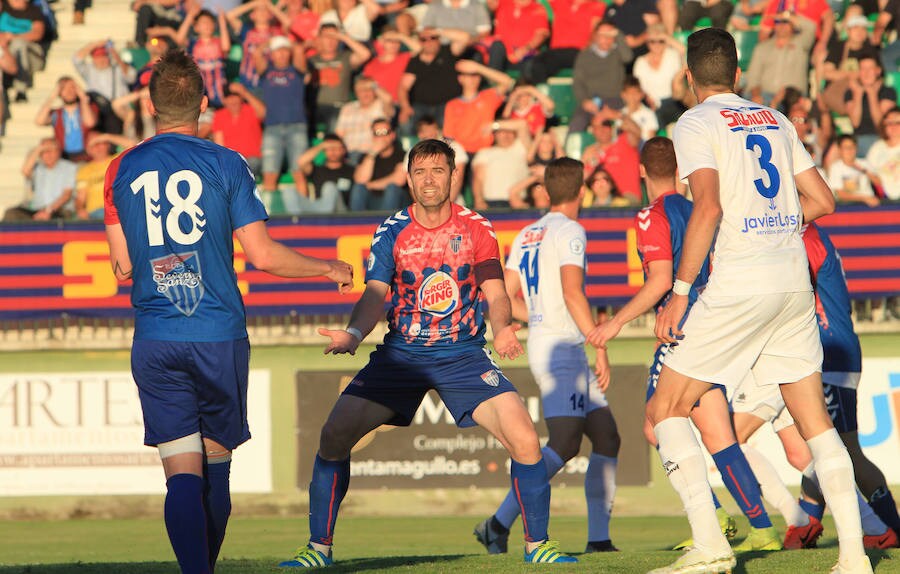 Fotos: La Segoviana pierde sus opciones de ascenso con la derrota ante el Villarrobledo.