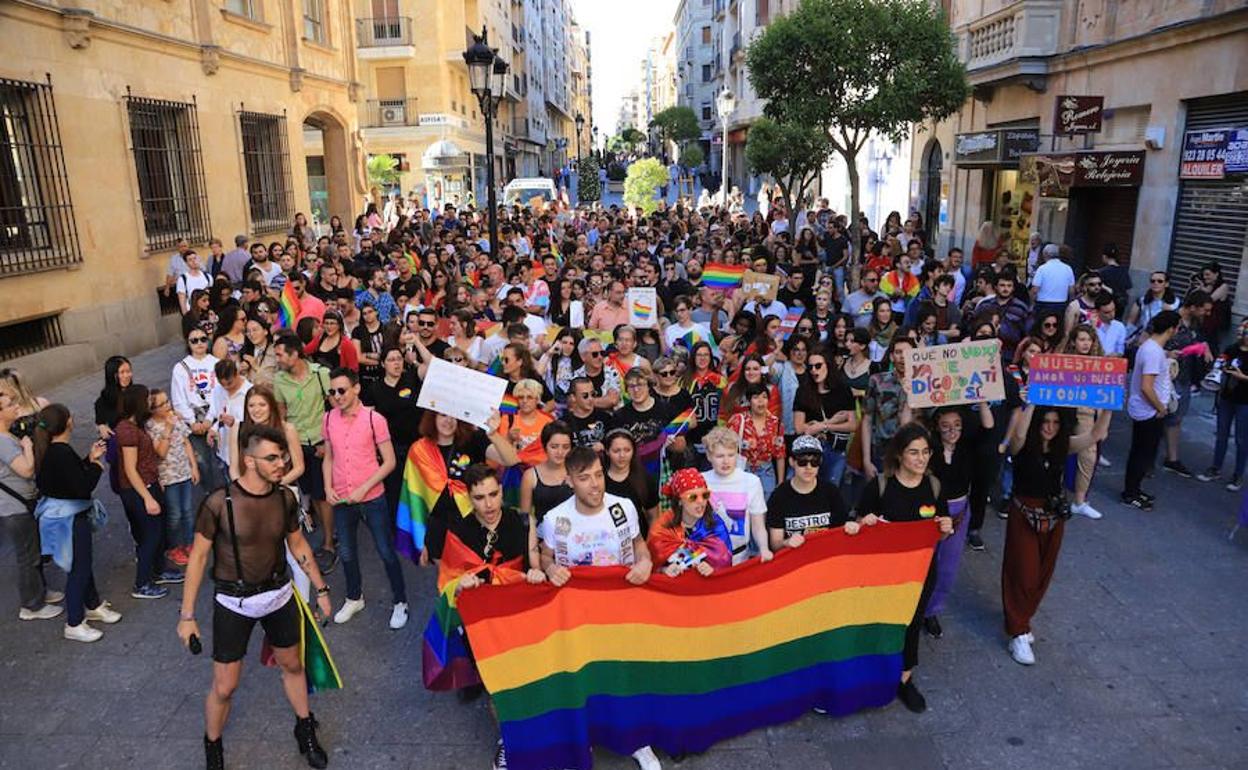 Los aprticipantes en la manifestación, en la calle Zamora.