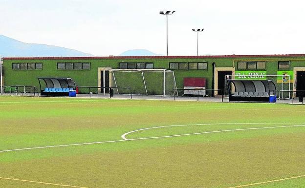 Campo de fútbol de La Mina, en Palazuelos de Eresma. 