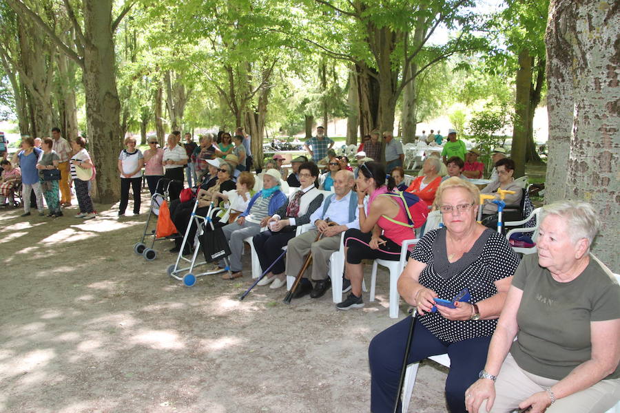 Fotos: Cerca de 400 personas participan en el Encuentro en el Parque de Cuéllar