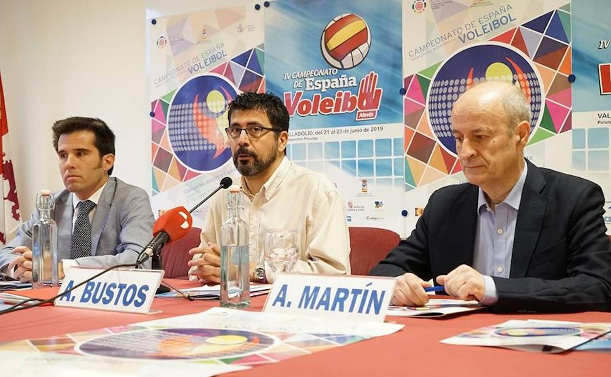 Alfonso Lahuerta, Alberto Bustos y Agustín Martín, en la presentación de los torneos. 