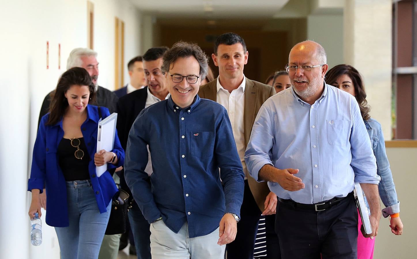 Los procuradores de Ciudadanos en las Cortes, con Igea y González en primer término.