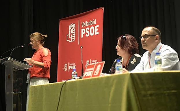 Teresa López, durante el Comité Provincial de ayer en Pajarillos. 